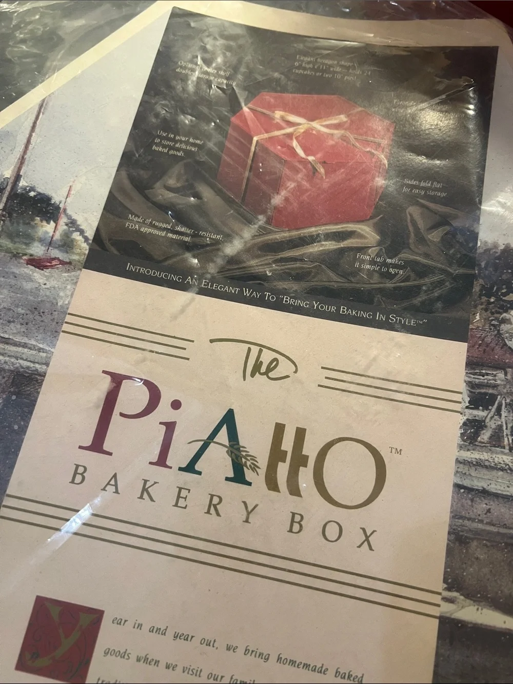Piatto Bakery Box Red Hexagonal. Folds flat for storage. Shelf inside too!!